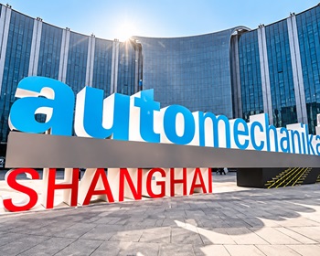 Mulțumesc Xinhua Net News a invitat producătorul de cabine de pulverizare Guangli la un interviu